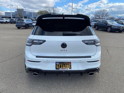 2023 Volkswagen Golf GTI 2.0T S DSG