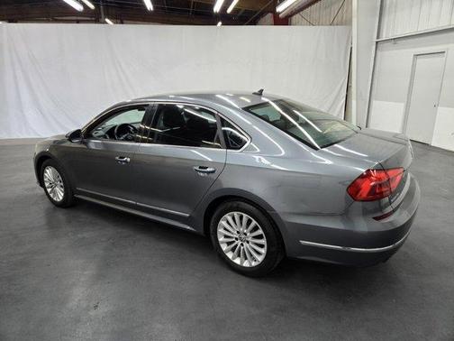 2016 Volkswagen Passat 1.8T SE