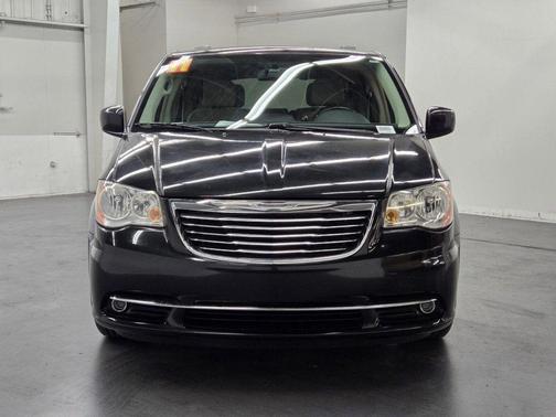 2011 Chrysler Town & Country Touring