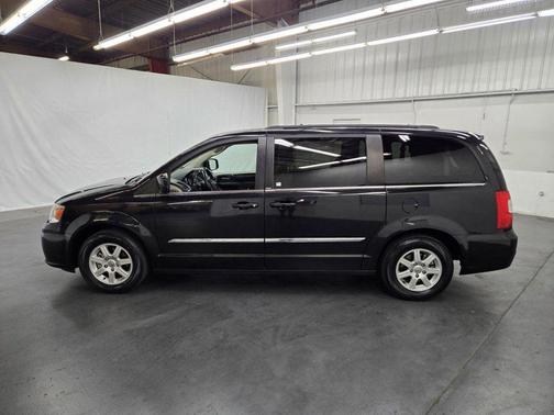 2011 Chrysler Town & Country Touring