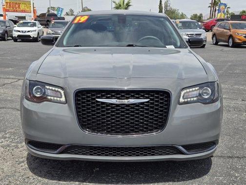 2019 Chrysler 300 Touring