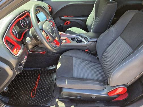 2015 Dodge Challenger SXT