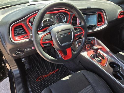 2015 Dodge Challenger SXT