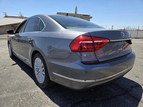 2016 Volkswagen Passat 1.8T SE