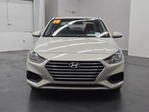 2019 Hyundai Accent SE