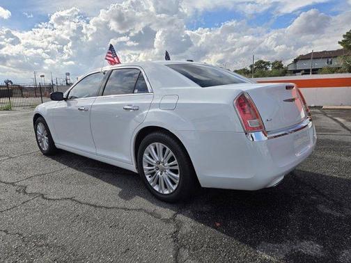 2012 Chrysler 300 Limited