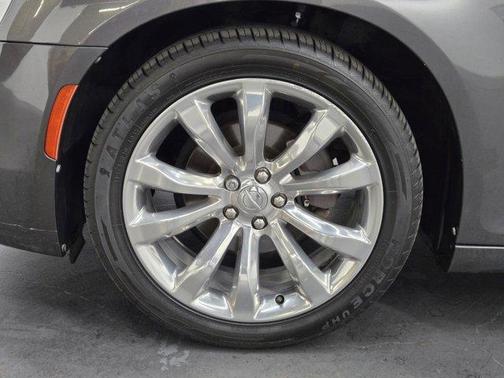 2017 Chrysler 300 Limited