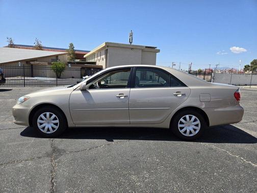 2005 Toyota Camry LE