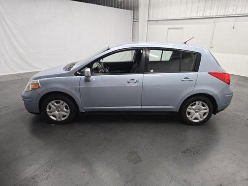 2010 Nissan Versa 1.8 S