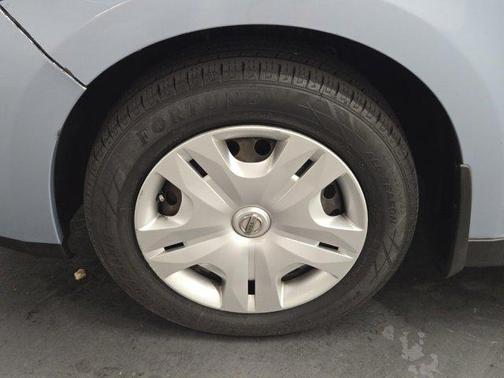 2010 Nissan Versa 1.8 S