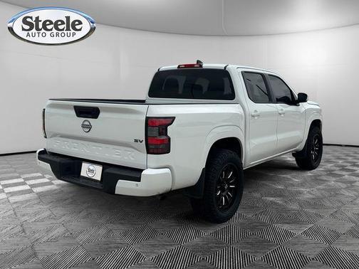 Glacier White 2022 Nissan Frontier SV