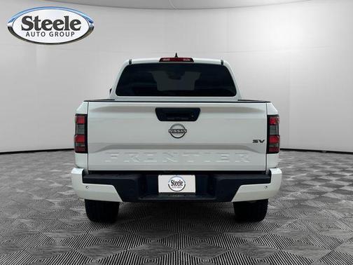 Glacier White 2022 Nissan Frontier SV