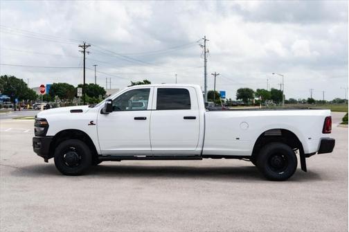 2025 RAM 3500 Tradesman Crew Cab 4x4 8' Box