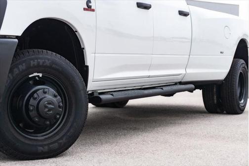2025 RAM 3500 Tradesman Crew Cab 4x4 8' Box