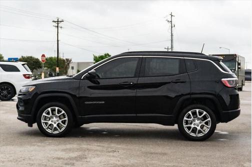 2023 Jeep Compass Latitude Lux