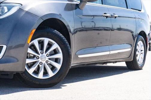 2018 Chrysler Pacifica Touring-L