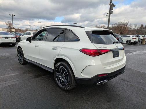 2026 Mercedes-Benz GLC 300 4MATIC