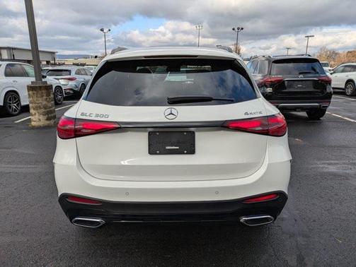 2026 Mercedes-Benz GLC 300 4MATIC