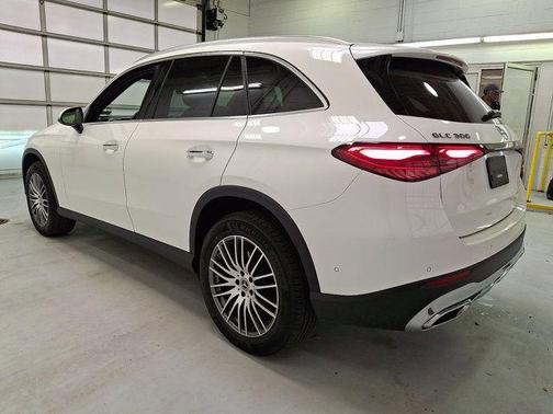 2026 Mercedes-Benz GLC 300 4MATIC