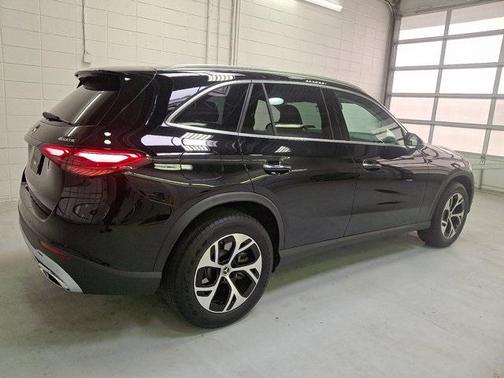 2025 Mercedes-Benz GLC 350e Base