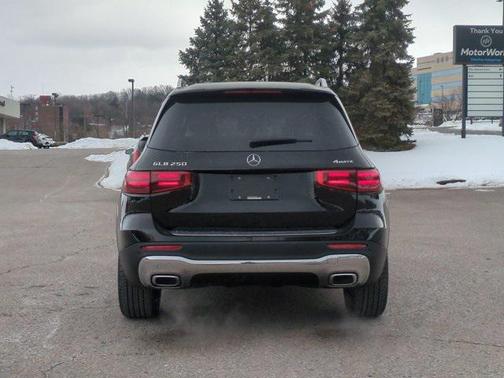 2026 Mercedes-Benz GLB 250 4MATIC