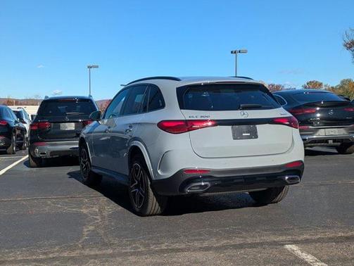 2026 Mercedes-Benz GLC 300 4MATIC