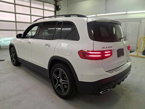 2025 Mercedes-Benz GLB 250 4MATIC
