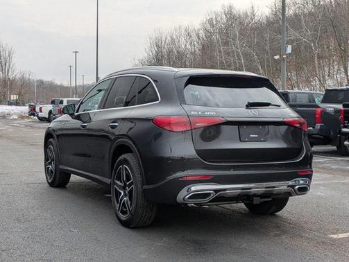 2026 Mercedes-Benz GLC 300 4MATIC