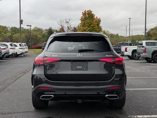 2026 Mercedes-Benz GLC 300 4MATIC
