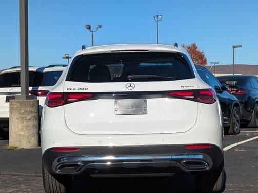 2026 Mercedes-Benz GLC 300 4MATIC