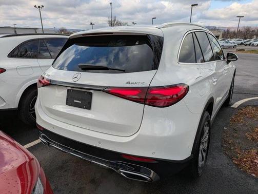 2026 Mercedes-Benz GLC 300 4MATIC