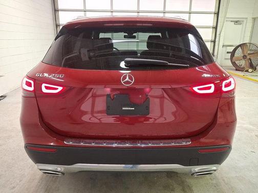 2021 Mercedes-Benz GLA 250 Base 4MATIC