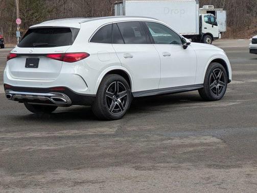 2025 Mercedes-Benz GLC 350e Base
