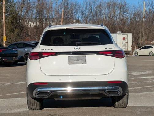 2026 Mercedes-Benz GLC 300 4MATIC