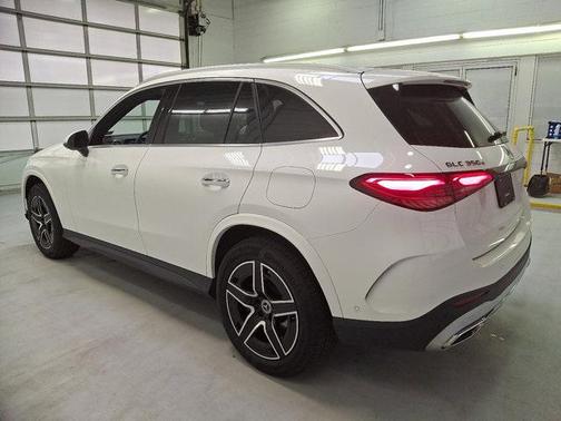 2025 Mercedes-Benz GLC 350e Base