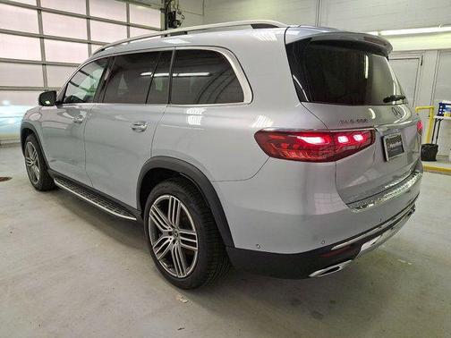 2026 Mercedes-Benz GLS 450 4MATIC