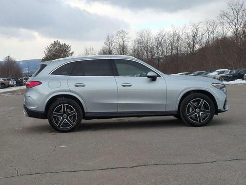 2026 Mercedes-Benz GLC 300 4MATIC