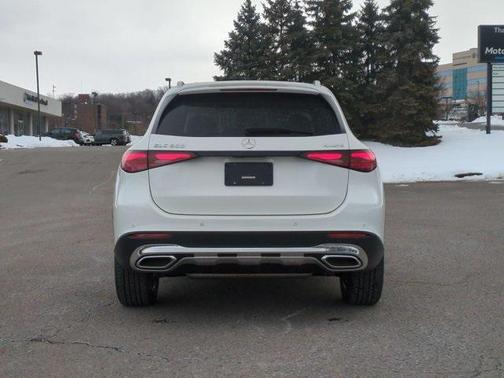 2026 Mercedes-Benz GLC 300 4MATIC