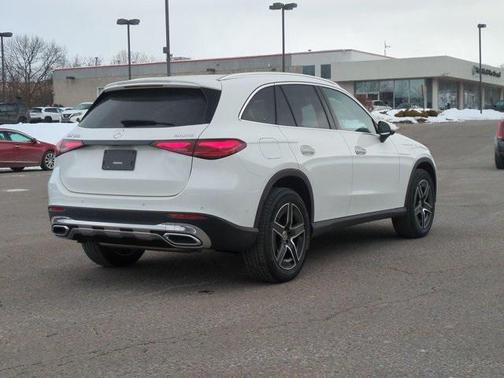 2026 Mercedes-Benz GLC 300 4MATIC