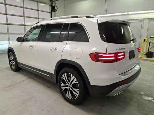 2025 Mercedes-Benz GLB 250 4MATIC