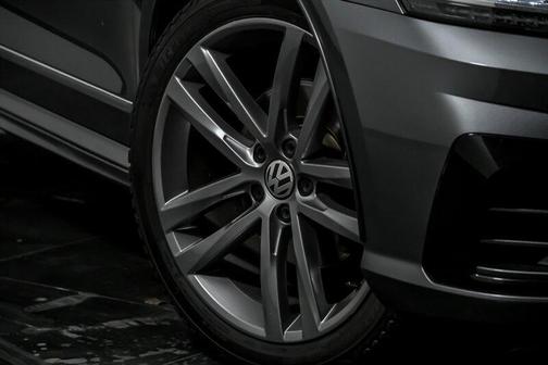 2017 Volkswagen Passat 1.8T R-Line w/Comfort