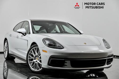 2018 Porsche Panamera 
