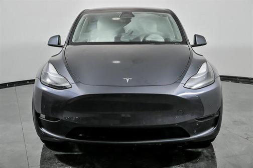 2022 Tesla Model Y Long Range Dual Motor All-Wheel Drive