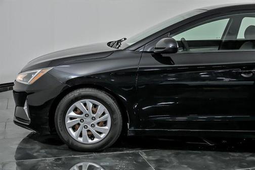 Phantom Black 2019 Hyundai ELANTRA SE