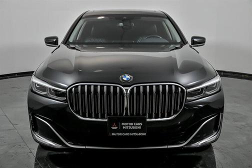 2022 BMW 740 i xDrive