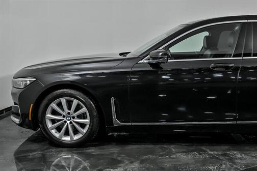 2022 BMW 740 i xDrive