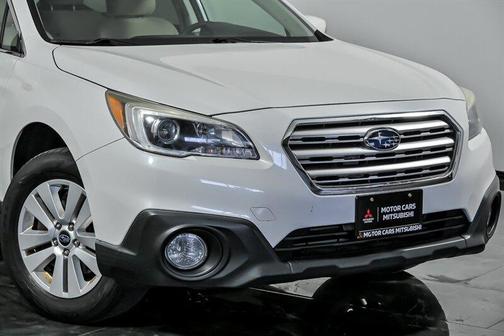Crystal White Pearl 2017 Subaru Outback 2.5i Premium