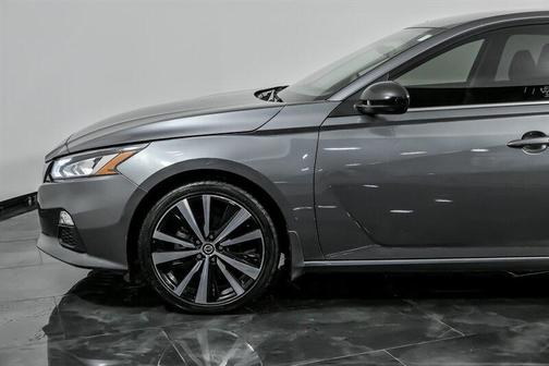 2021 Nissan Altima SR FWD