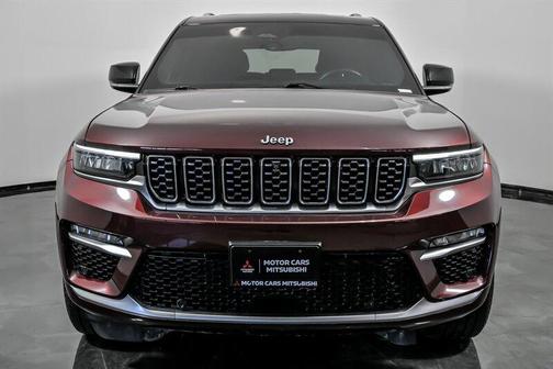 2022 Jeep Grand Cherokee Summit