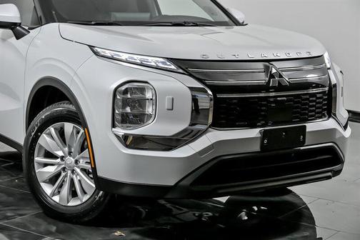 2025 Mitsubishi Outlander ES 2.5 S-AWC